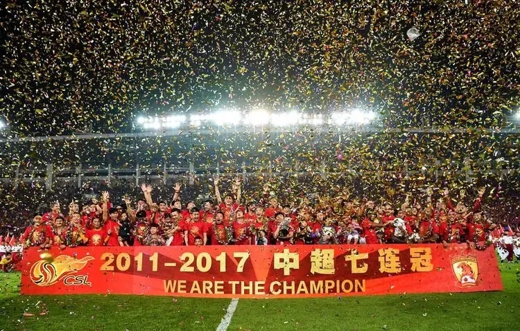 上海申花不敌恒大，争冠基础动摇的简单介绍